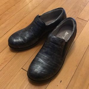 Alegria clogs